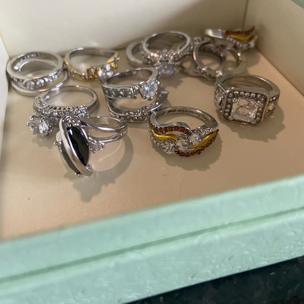 LOT OF RINGS sz 6